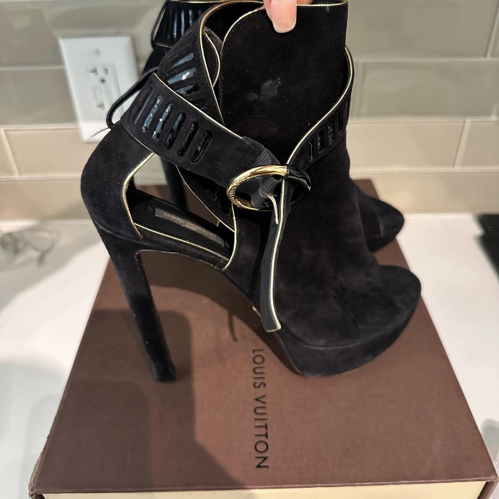 Louis Vuitton Black Women's Shoes - Picture 4 of 6